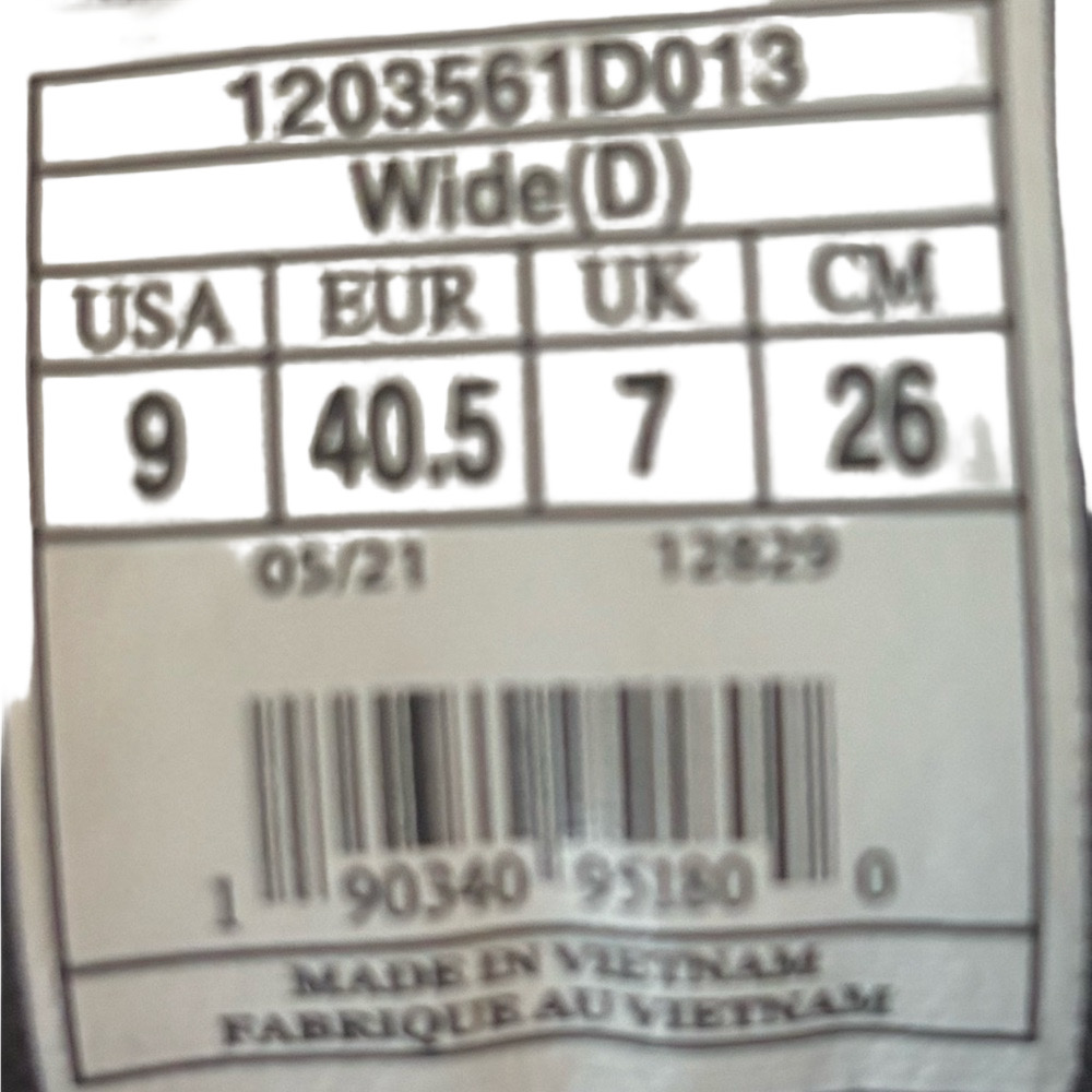 Brand New Brooks Women's Black and Pink Athletic Shoes Size 9Wide - Picture 3 of 3